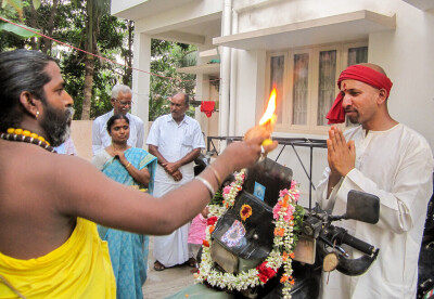 India 1 puja