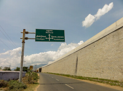 India 3 sign