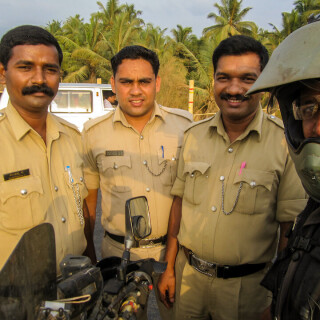 India-8-ka-police